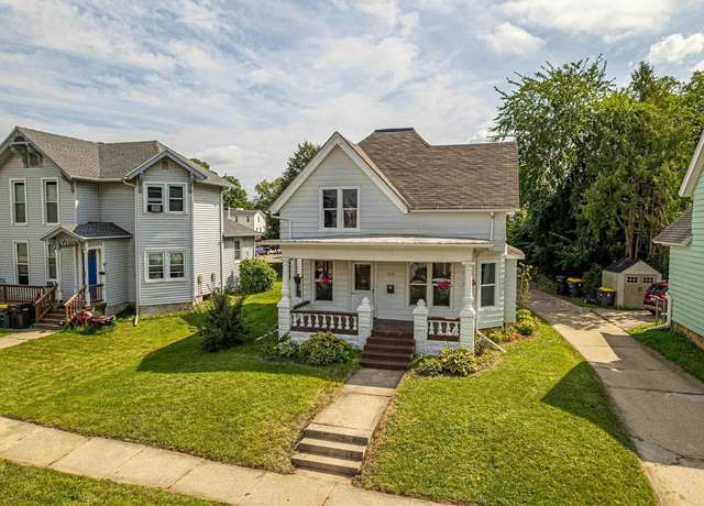 Property at 908 19th Ave, Monroe, WI 53566, 3 beds, 1.5 baths
