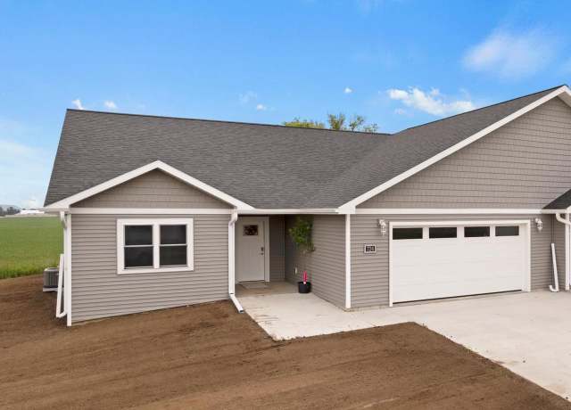 Property at 724 Roosevelt St, Baraboo, WI 53913, 2 beds, 2 baths