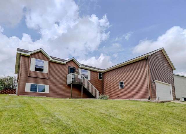 Property at 1035 Goehl Rd, Waterloo, WI 53594, 3 beds, 2.5 baths