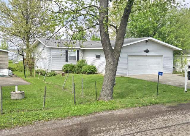 Property at 260 Lake St, Marquette, WI 53947, 2 beds, 1.5 baths