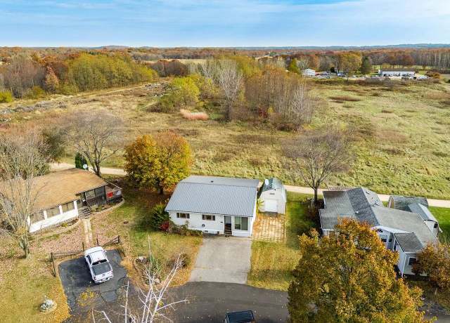 Property at 307 19th Hole Dr Unit L7, Wisconsin Dells, WI 53965, 2 beds, 1 bath