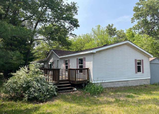 Property at 2946 14th Ave, Wisconsin Dells, WI 53965, 3 beds, 2 baths