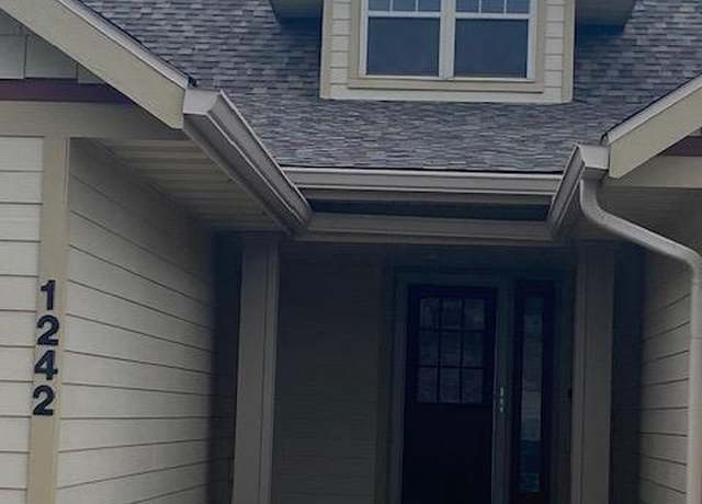 Property at 1242 School St #10, Sun Prairie, WI 53590, 4 beds, 3 baths