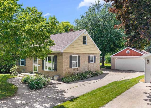 Property at 519 S Telulah Ave, Appleton, WI 54915, 4 beds, 2.5 baths