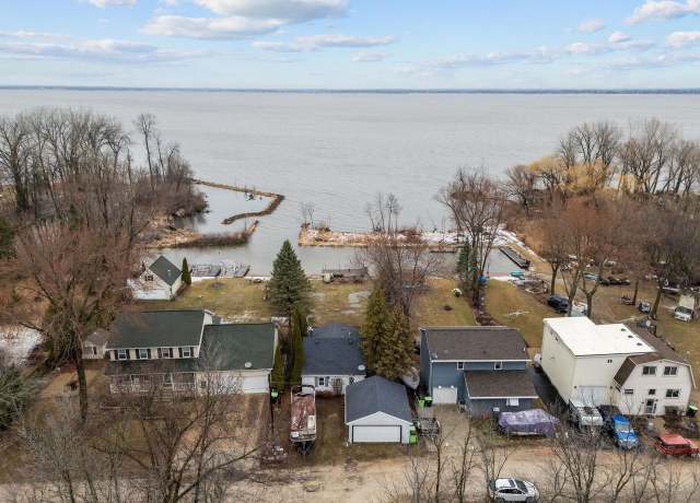 Property at 7840 Popowski Rd, Winneconne, WI 54986, 2 beds, 1 bath