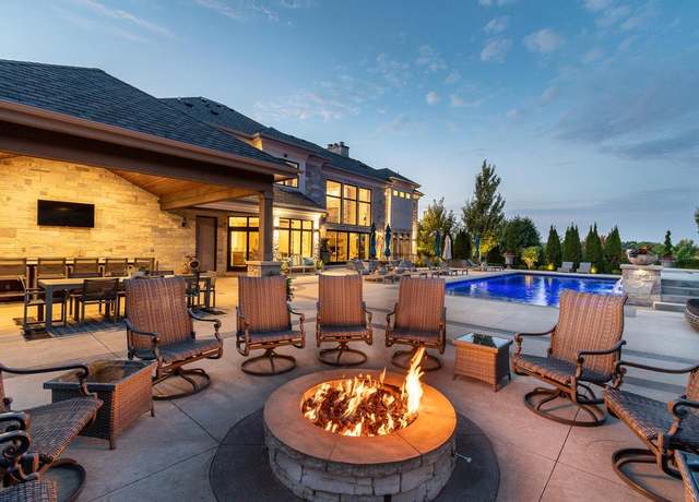 Property at 9809 Trappers Trl, Middleton, WI 53562, 7 beds, 8 baths