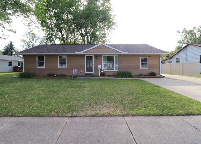 Property at 1544 S Grant Ave, Janesville, WI 53546, 4 beds, 2 baths