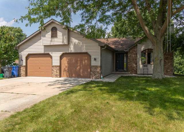 Property at 202 Sunset Cir, Columbus, WI 53925, 5 beds, 3 baths