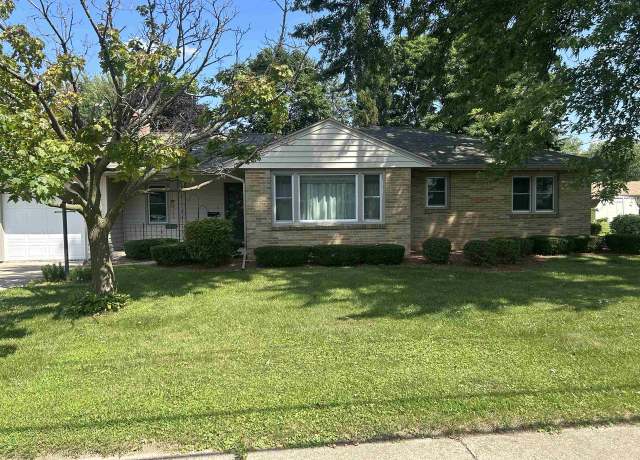 Property at 1531 S Oakhill Ave, Janesville, WI 53546, 3 beds, 1.5 baths