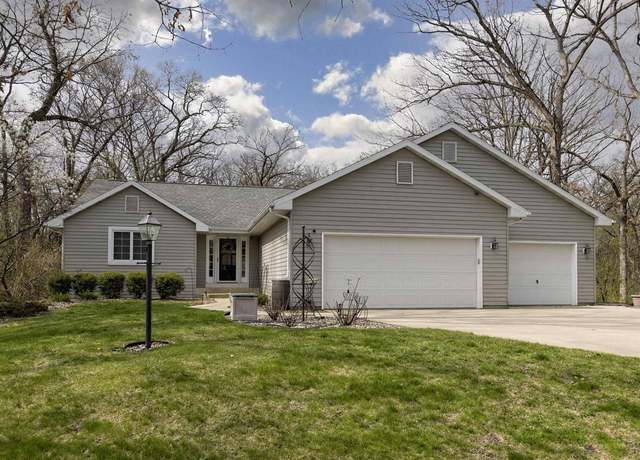 Property at 2049 W Glenmoor Ln, Janesville, WI 53545, 4 beds, 2.5 baths