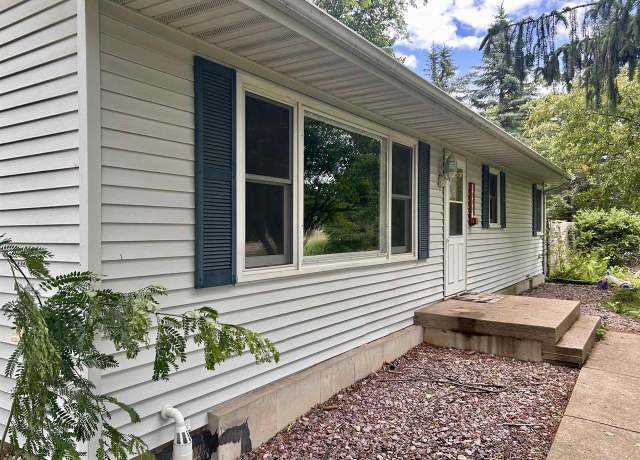Property at 1090 N Water St, Platteville, WI 53818, 3 beds, 1.5 baths