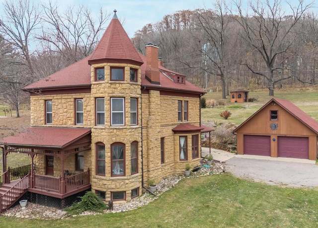 Property at 932 W Seminary St, Richland Center, WI 53581, 4 beds, 1.5 baths