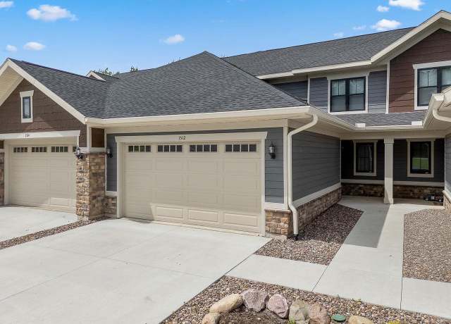 Property at 1512 Lake St, Baraboo, WI 53913, 3 beds, 2 baths