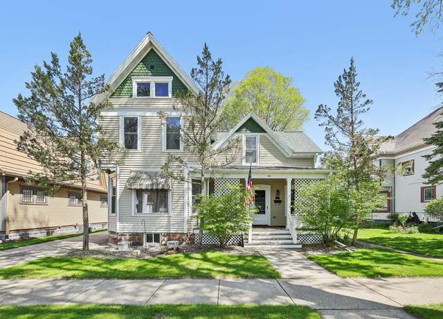 Property at 318 6th Ave, Baraboo, WI 53913, 3 beds, 2 baths