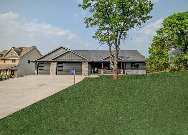 Property at S1261 Lost Oaks Ct, Wisconsin Dells, WI 53965, 5 beds, 3 baths