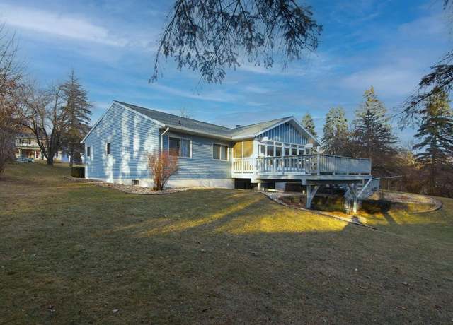 Property at 115 15th Ave, Baraboo, WI 53913, 4 beds, 3.5 baths