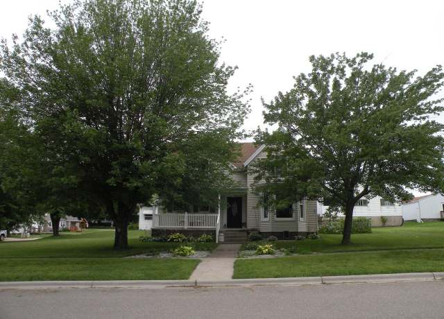 Property at 630 3rd St, Bloomington, WI 53804, 4 beds, 1 bath