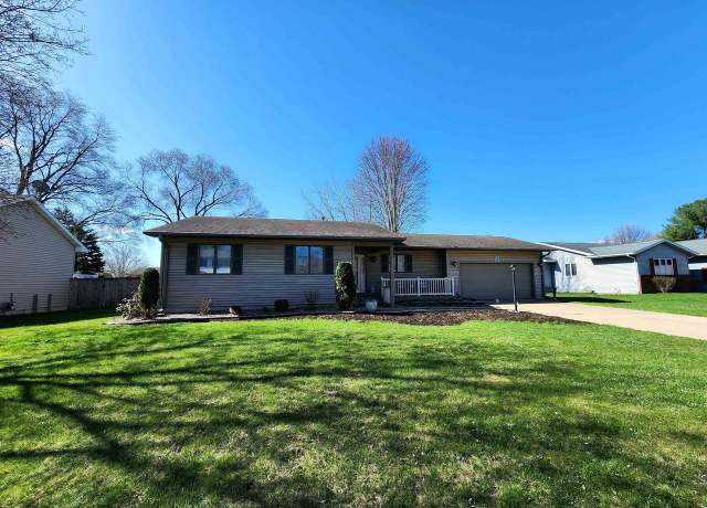 Property at 916 Vicki Dr, Tomah, WI 54660, 3 beds, 1.5 baths