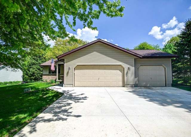 Property at 6824 Moon Light Cir, Sun Prairie, WI 53590, 4 beds, 3 baths