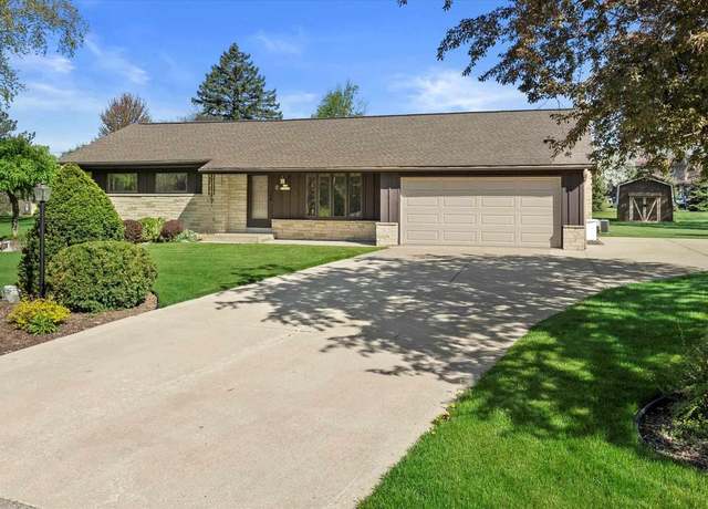 Property at N78W16328 Community Dr, Menomonee Falls, WI 53051, 3 beds, 2.5 baths