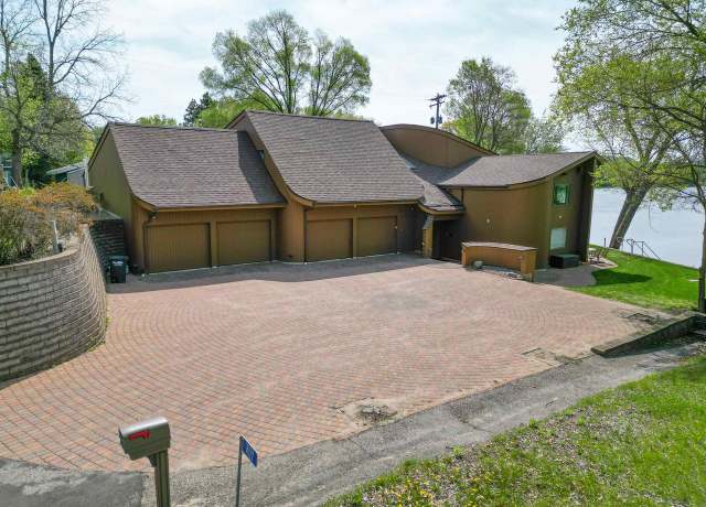 Property at 4127 Kammel Rd, La Crosse, WI 54601, 4 beds, 4.5 baths
