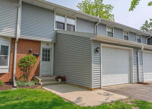 Property at 32 Whitcomb Cir, Madison, WI 53711, 2 beds, 1.5 baths