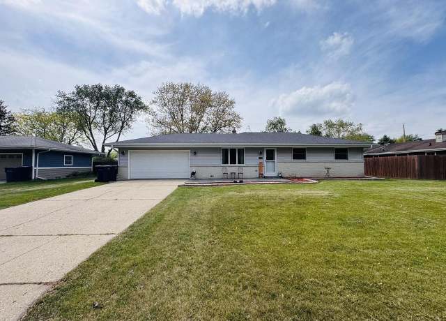 Property at 210 Sioux Ct, Janesville, WI 53545, 3 beds, 2 baths