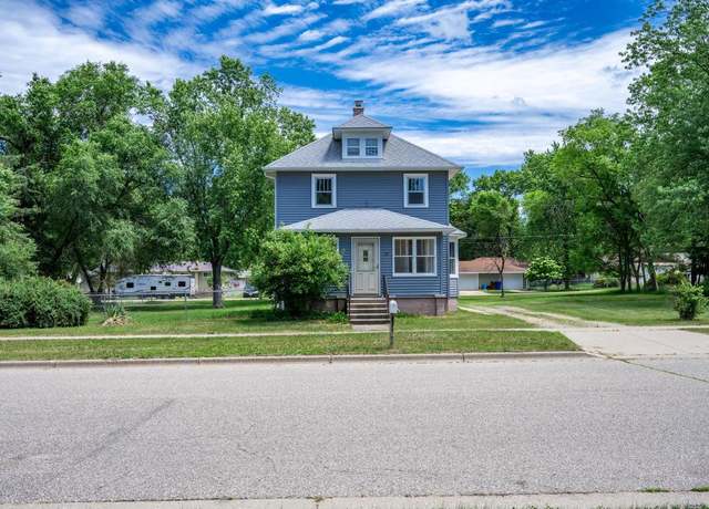 Property at 132 S Walker St, Adams, WI 53910, 3 beds, 2.5 baths
