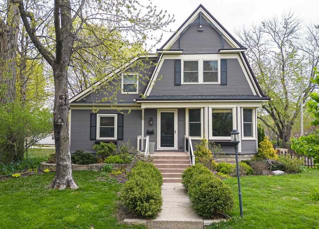 Property at 333 Jefferson Ave, Janesville, WI 53545, 3 beds, 2 baths