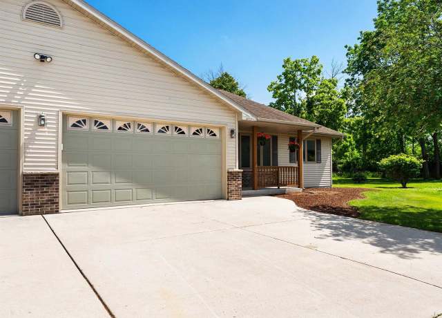 Property at 3707 Limestone Ct, Sheboygan, WI 53083, 2 beds, 2 baths