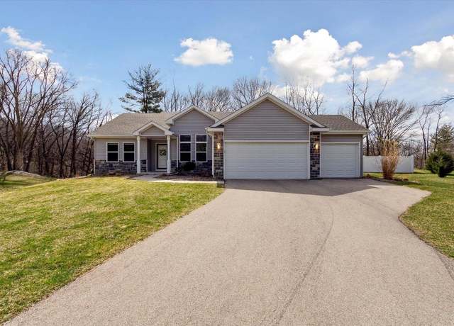 Property at 11102 N Mason Dr, Edgerton, WI 53534, 3 beds, 2 baths