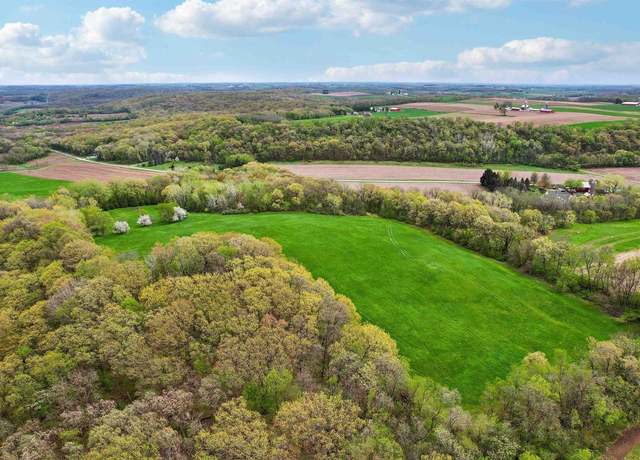Property at 7849 Kruchten Rd, Lodi, WI 53555, 3 beds, 3.5 baths