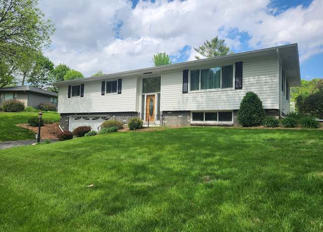 Property at 343 S Lexington Dr, Janesville, WI 53545, 3 beds, 2.5 baths
