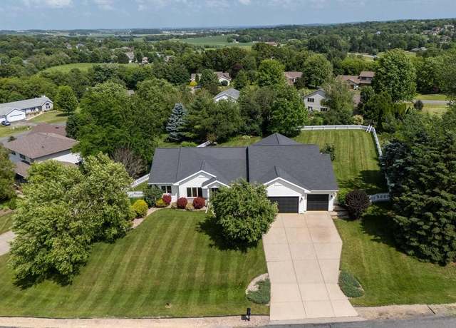 Property at 8601 Stonebrook Cir, Middleton, WI 53562, 5 beds, 3 baths