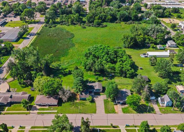 Property at 801 W 5th St, Nekoosa, WI 54457, 5 beds, 3.5 baths