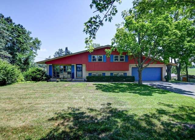 Property at 1078 State Hwy 138 Rd, Stoughton, WI 53589, 4 beds, 2 baths