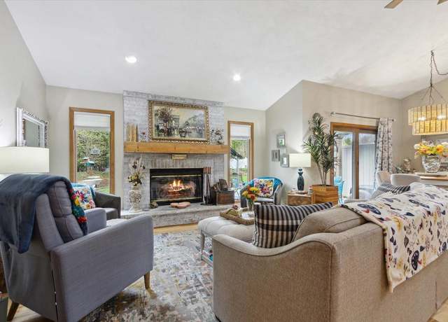 Property at 1903 Saint George Ln, Janesville, WI 53545, 4 beds, 3 baths