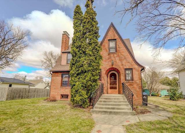 Property at 307 Grant St, Waunakee, WI 53597, 3 beds, 1.5 baths