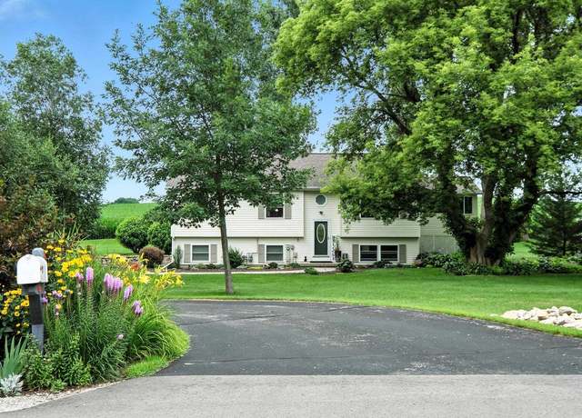 Property at N7696 Indian Hills Trl, Beaver Dam, WI 53916, 4 beds, 2.5 baths
