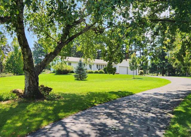Property at 1485 N Elm St, Platteville, WI 53818, 4 beds, 2.5 baths