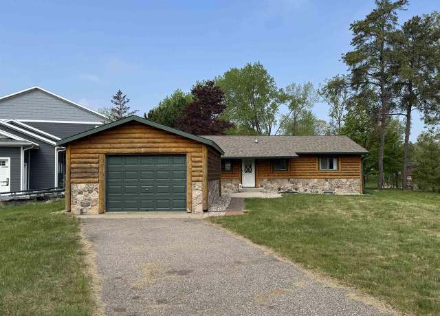 Property at 928 Essex Ct, Nekoosa, WI 54457, 3 beds, 2 baths
