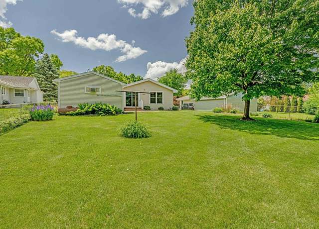 Property at 1014 Northland Dr, Madison, WI 53704, 3 beds, 2 baths