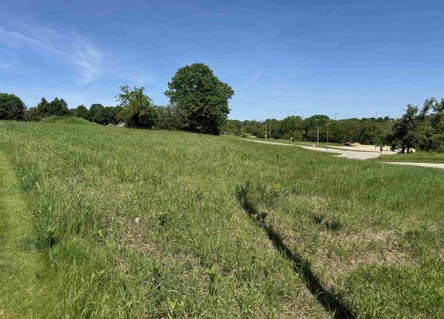 Property at 102 Diamond Oaks Dr, Dodge, WI 53533