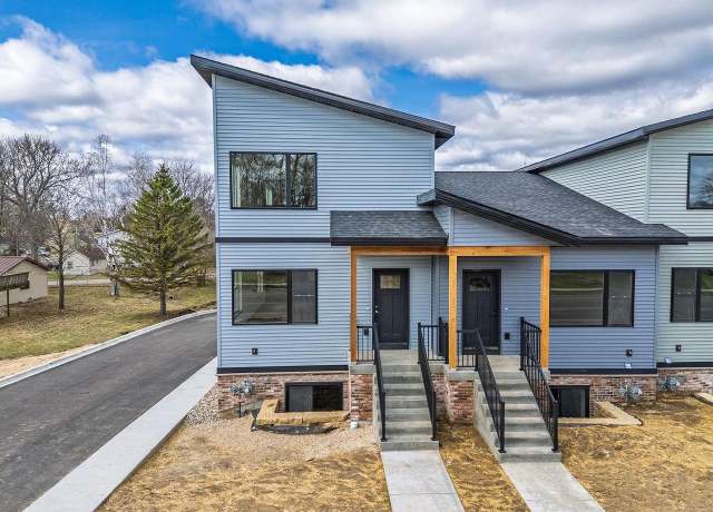 Property at 236 S Dewey Ave, Reedsburg, WI 53959, 3 beds, 3.5 baths