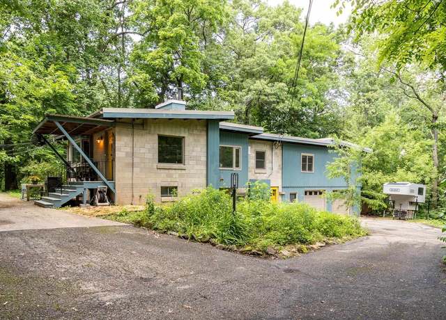 Property at 1118 Woodland Way, Madison, WI 53711, 4 beds, 2.5 baths