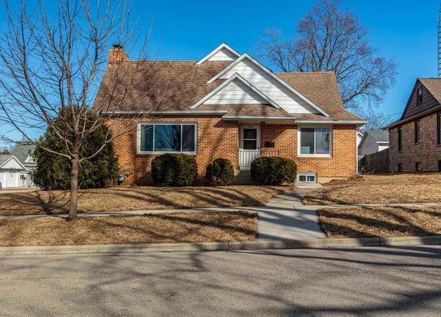 Property at 704 18th Ave, Monroe, WI 53566, 2 beds, 1.5 baths