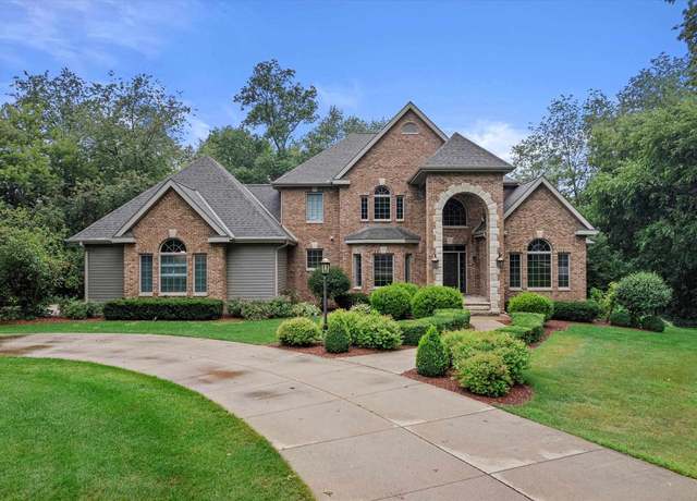 Property at N8031 Oak Ridge Dr, Beaver Dam, WI 53916, 4 beds, 4.5 baths