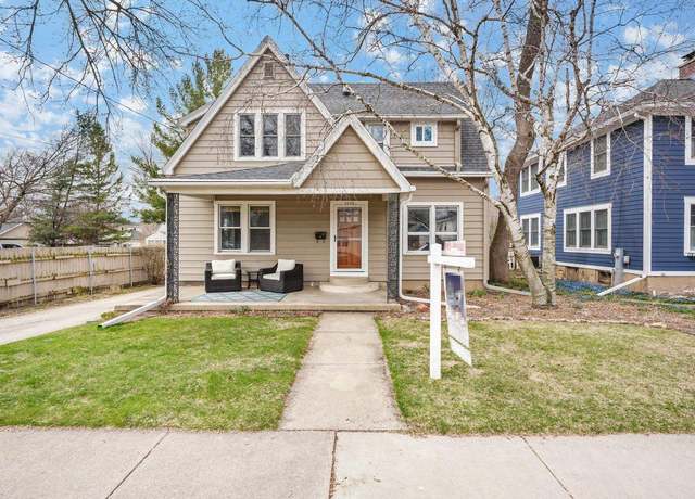 Property at 2538 Commonwealth Ave, Madison, WI 53711, 3 beds, 1.5 baths