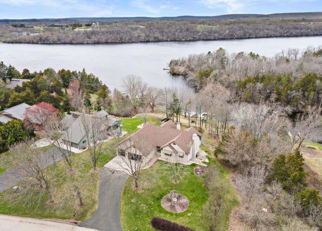 Property at W14116 Selwood Dr, Prairie Du Sac, WI 53578, 4 beds, 3 baths