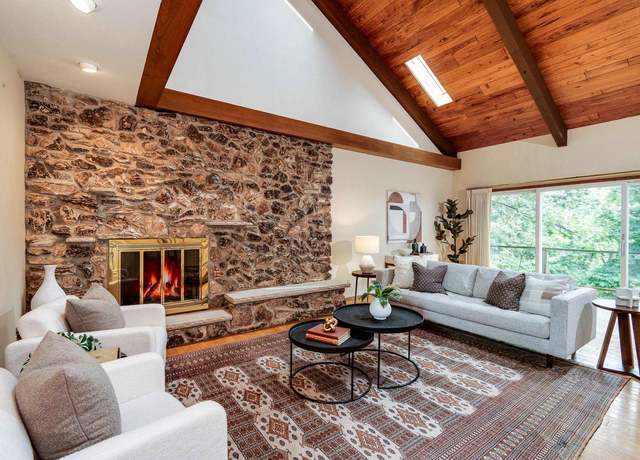 Property at 6997 Applewood Dr, Middleton, WI 53719, 5 beds, 6.5 baths